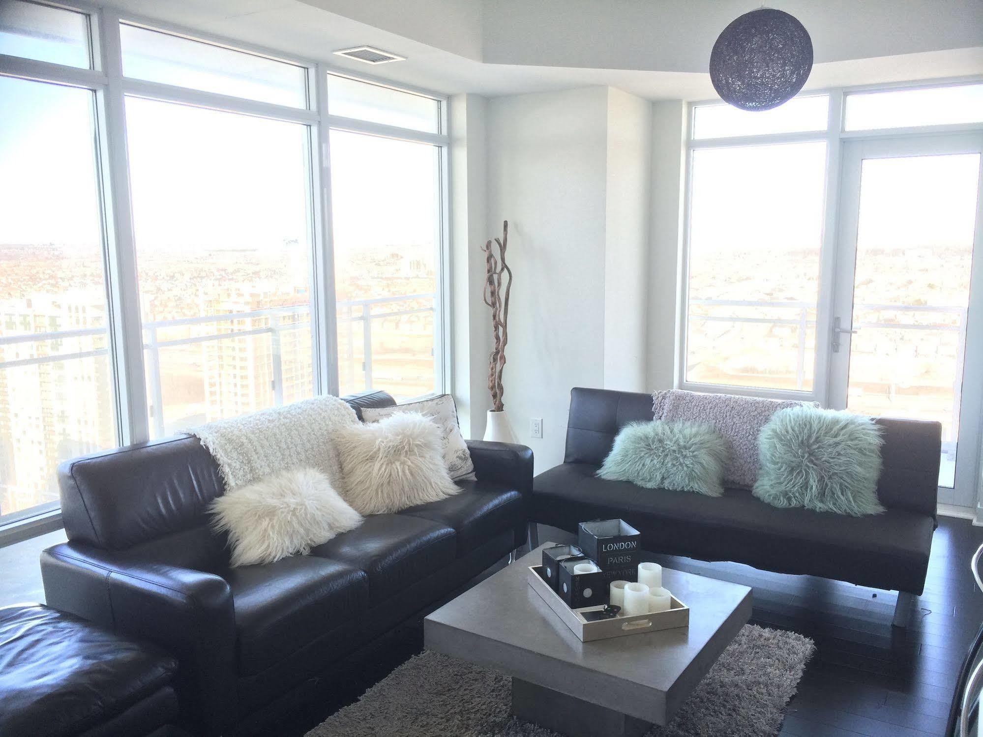 Square One Fully Furnished Suite Mississauga Exterior photo